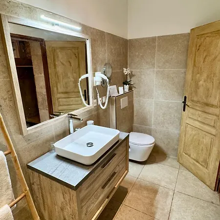 Le Galambre 3* Ним