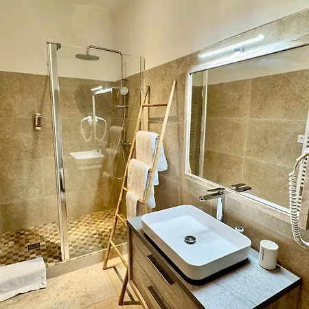 Le Galambre Отель 3*
