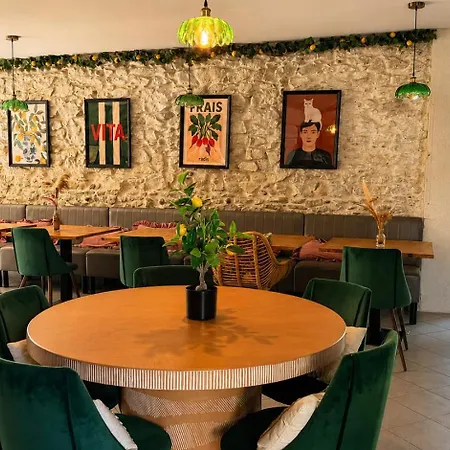 Le Galambre فندق نيم